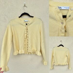 Zara Women's Light Yellow Abalone Button Cardigan